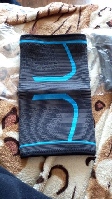 Click to view full screen Knee Compression Band photo review